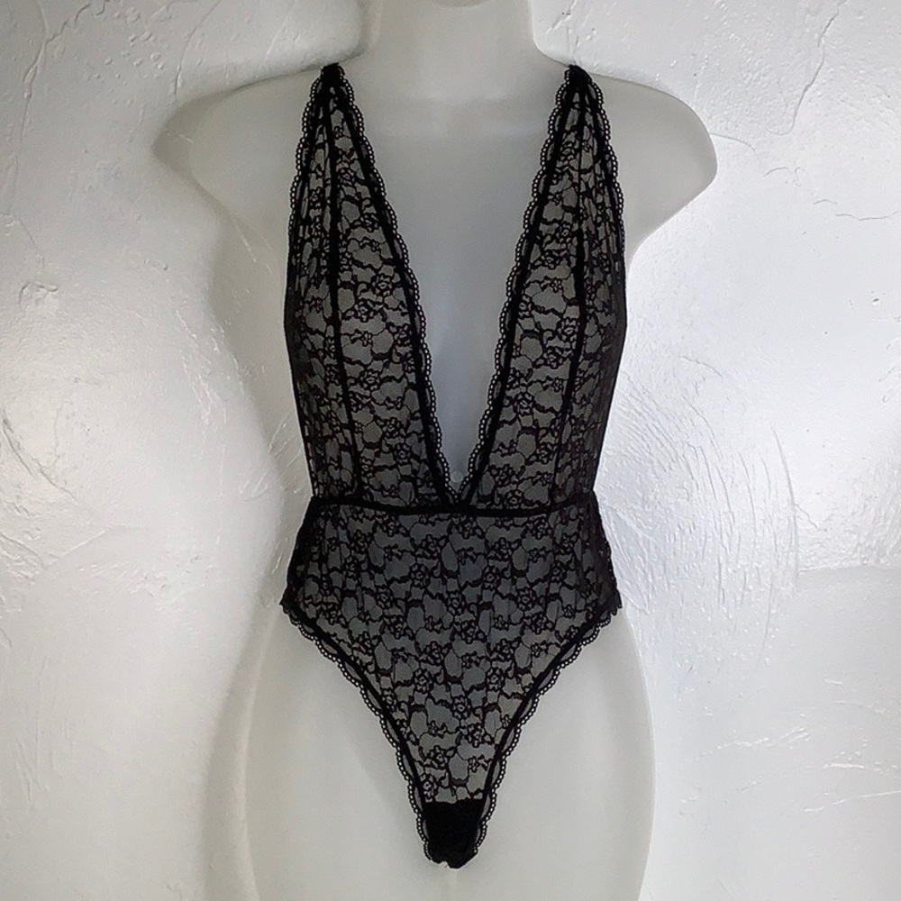 Victoria’s Secret Plunge Black Lace Shear racerback Bodysuit size small EUC